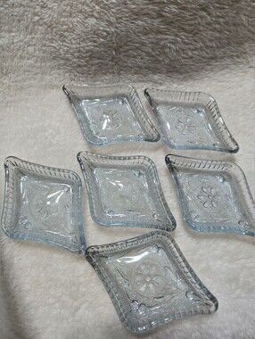 Tiara Indiana Glass Diamond Trinket Sandwich Glass Dishes Set Of 4 EUC